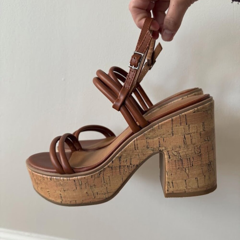 Universal Thread Platform Sandals